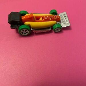2017 Hot Wheels Street Wiener Yellow New Models HW City Works